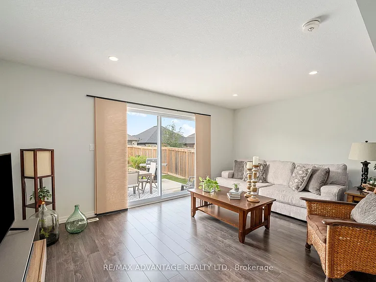 377 Beech St — Photo 17