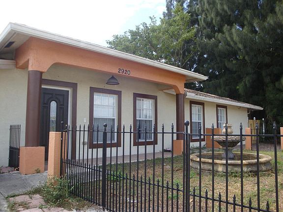 3rd image of 2920 Summit Blvd
