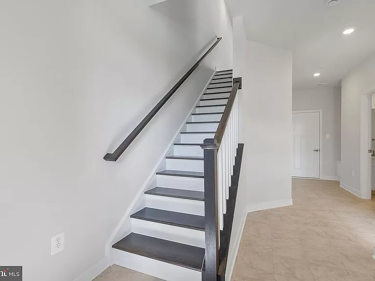 6030 Stoneroller St — Photo 15