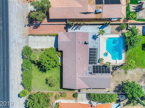 3rd image of 3075 S Torrey Pines Dr