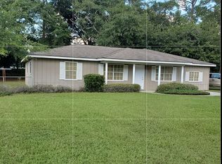 624 Pineview Ct, Hinesville, GA 31313