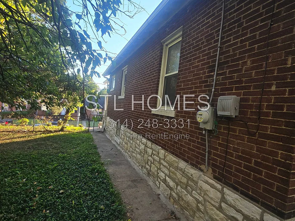6155 Sherry Ave
