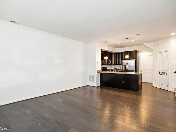 5th image of 7542 Brunson Cir