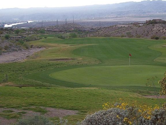 3rd image of 811 Indian Head Dr