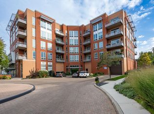 4814 N Clark St APT 201, Chicago, IL 60640