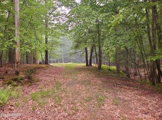 262 Oak Hill Rd, Hawley, PA 18428