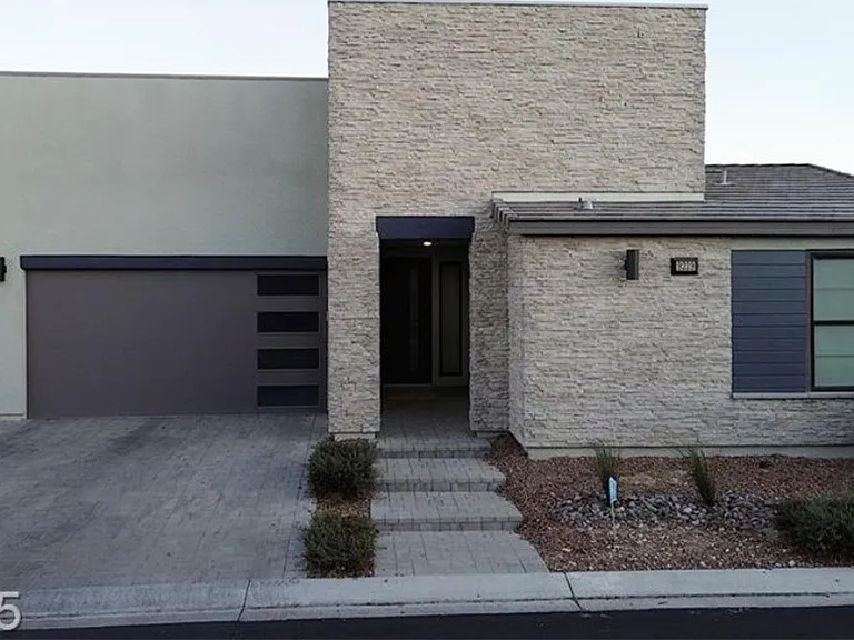 9239 Beltana Ct — Photo 37