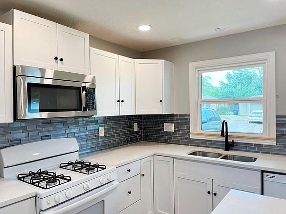 2nd image of 3522 Rosedale St