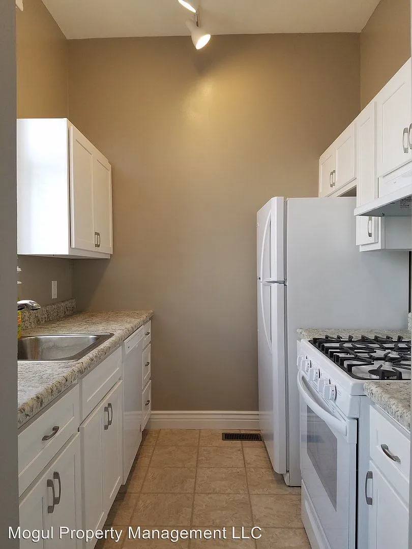 2650 Park Ave photo 1