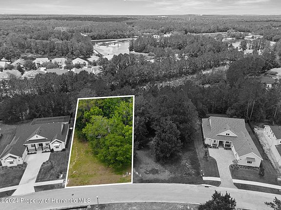 3rd image of 19533 Sheltered Hill Dr