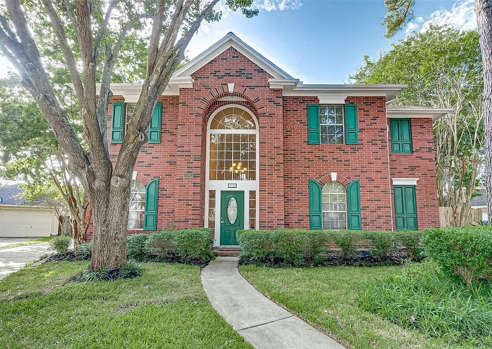 Stately home in Kelliwood Place! Rare opportunity to own a home on this beautiful tree lined street.