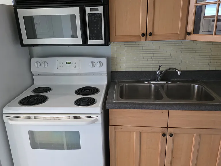 2120 Clement St — Photo 18