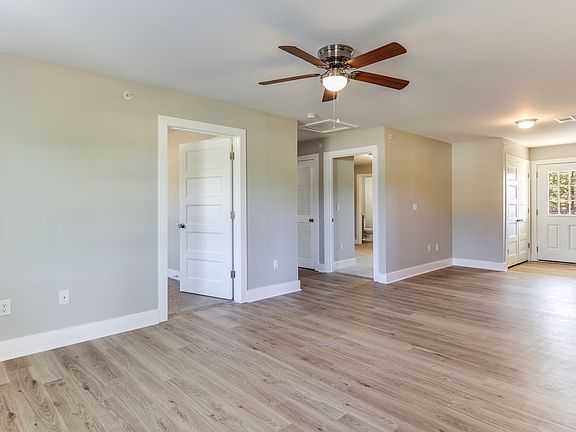 5th image of 122 Brookside Ln APT E