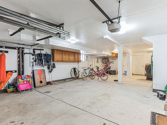 4th image of 858 2nd St #1