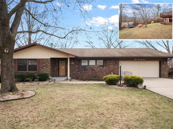 325 Warrensburg Dr, Belleville, IL 62223
