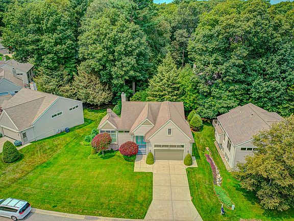 3rd image of 1986 W Glen Ct