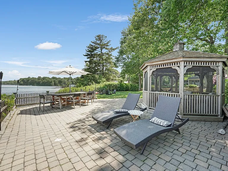 49 Beach Rd — Photo 45