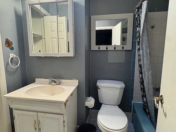 5th image of 2867 Walnut Hill St