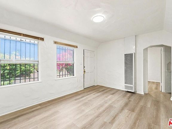 4th image of 3427 S Bronson Ave