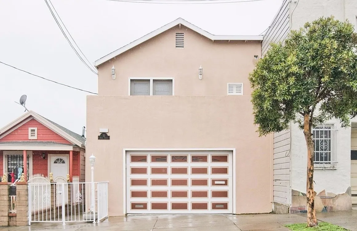 3 bed, 3000 sqft, $4,900 — Photo 1