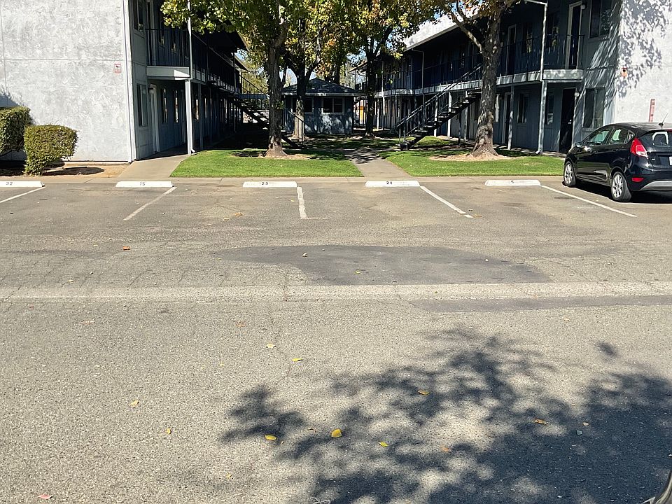 2nd image of 1848 Turpen St