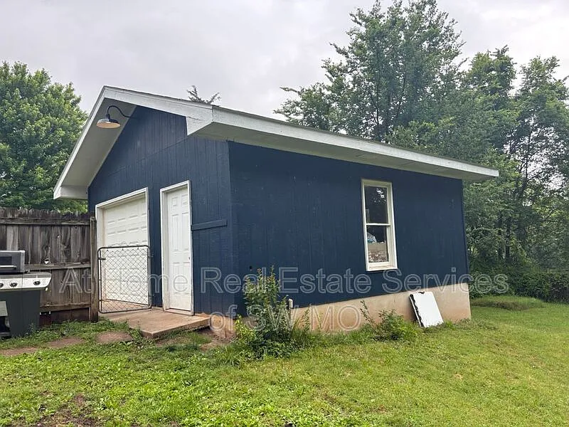 5 bed, 3.0 bath, 2800 sqft, $1,930 — Photo 3