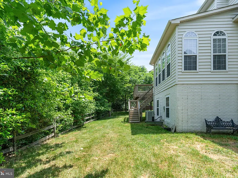 15436 Symondsbury Way — Photo 48
