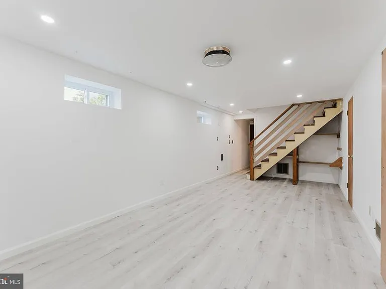 10914 Woodhaven Dr — Photo 18
