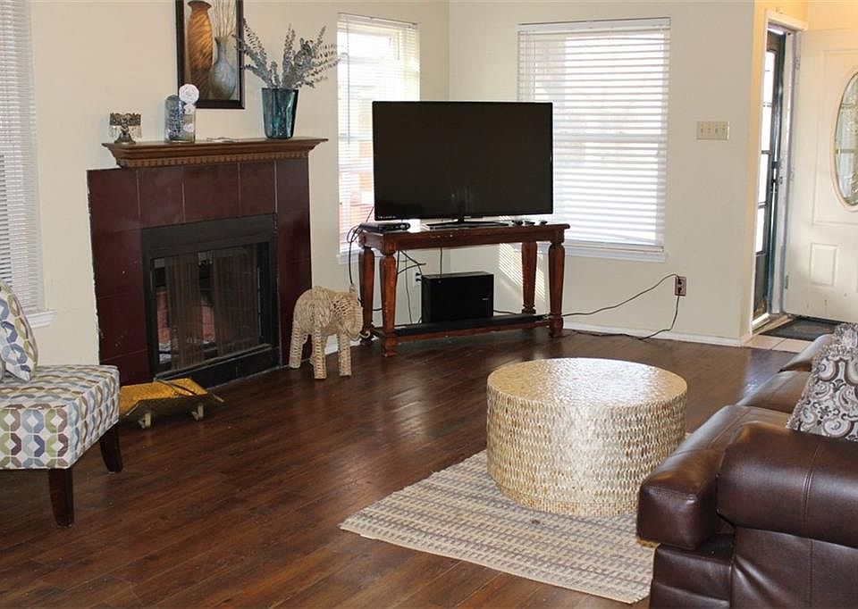 1st image of 1402 Woodfern Dr