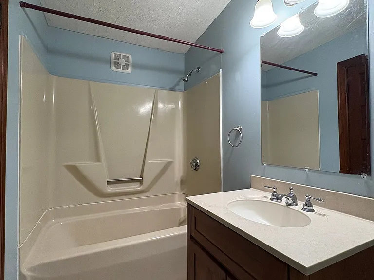 173 Leesville Road - Blue Pod — Photo 14