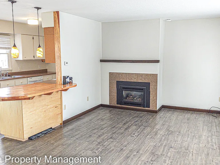 2181 Amity Ln — Photo 4