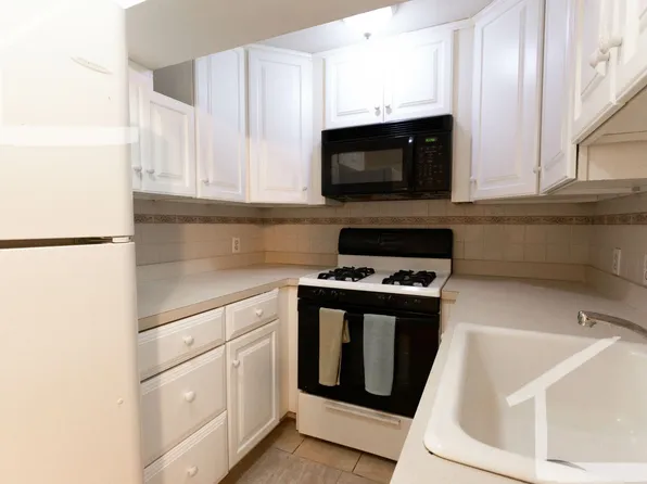 1118 Commonwealth Ave, Boston, MA