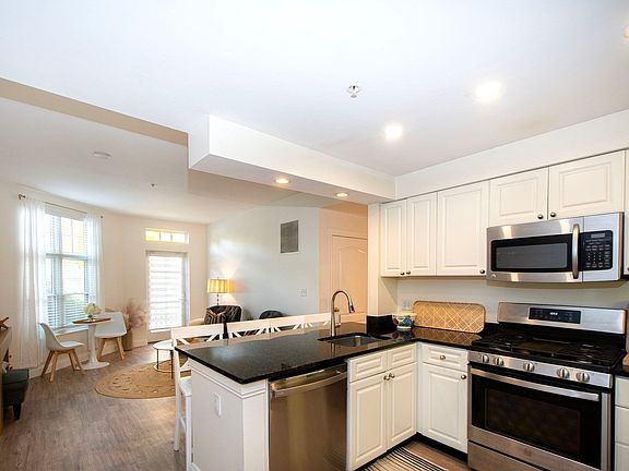 4th image of 501 Commerce Dr Unit 3113