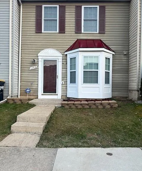 1742 Countrywood Ct — Photo 1