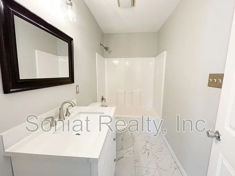 1876 Mirabeau Ave — Photo 6