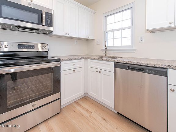 5th image of 970A Argyll Circle #A
