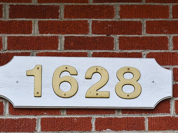 3rd image of 1628 Oakland Blvd