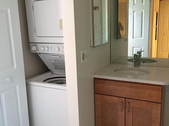 3rd image of 3631 Lancaster Ave #3