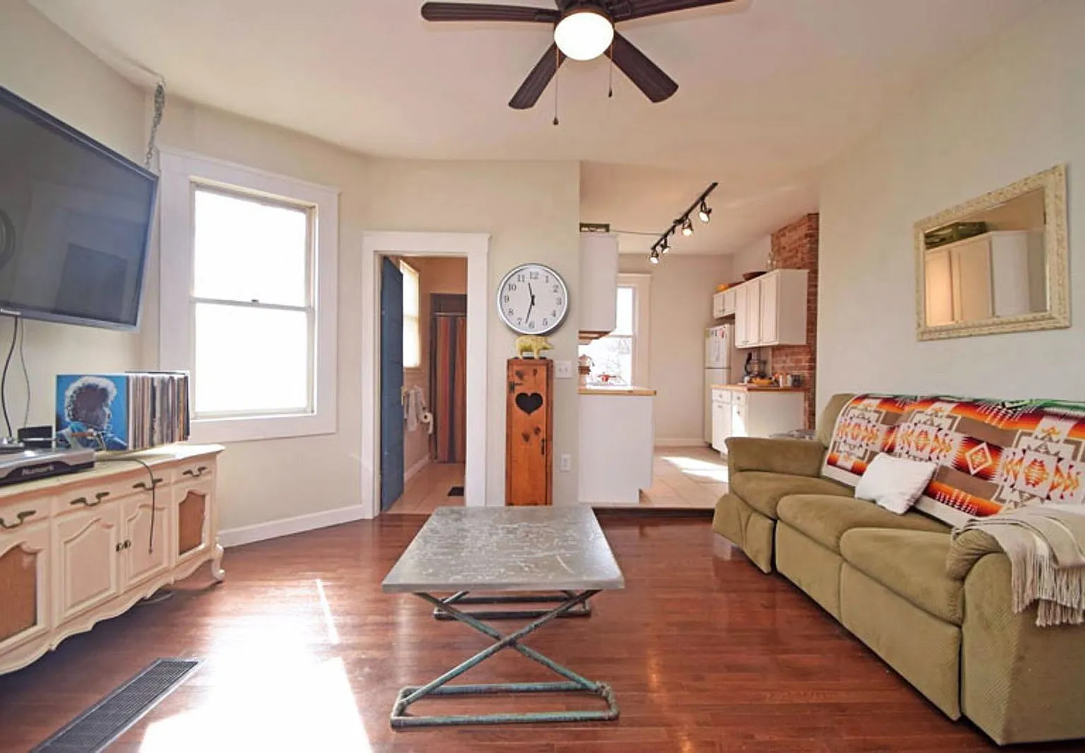 3 bed, 2.0 bath, $2,695 — Photo 4