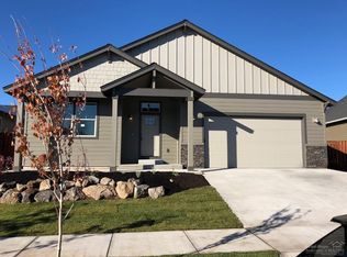 465 NW 28th St, Redmond, OR 97756