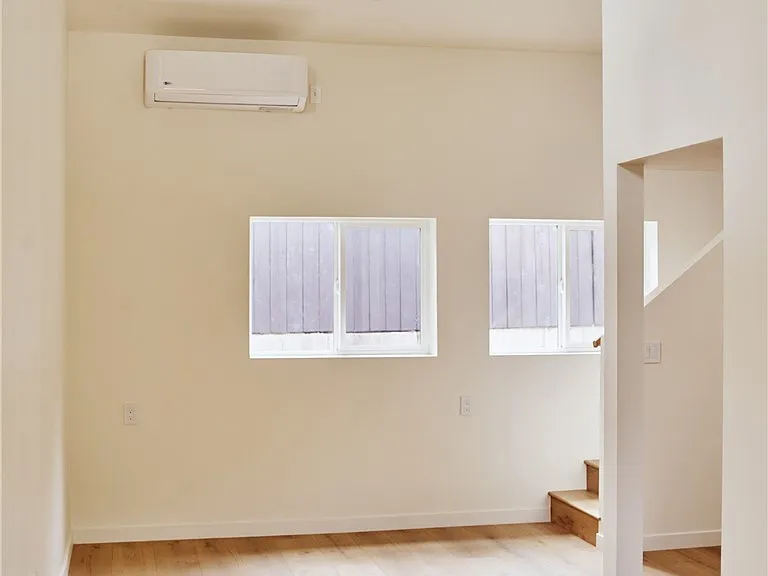 3743 Locke Ave #1/2 — Photo 2