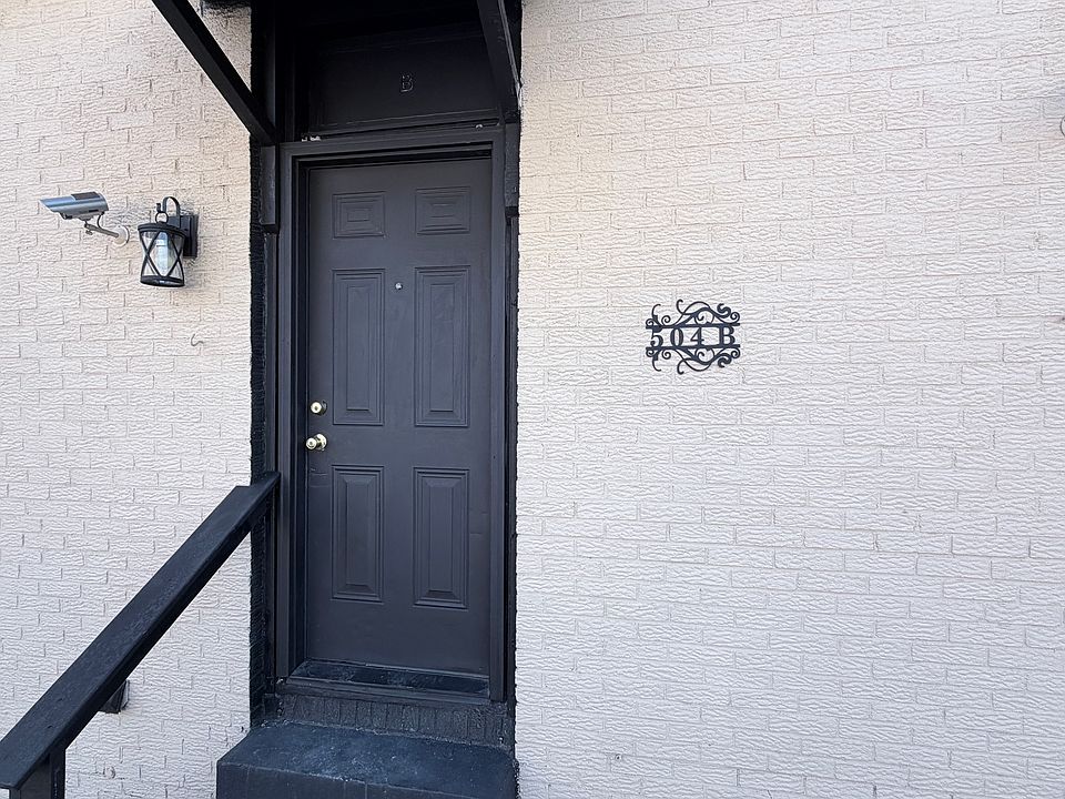 1st image of 504 E Franklin St #B