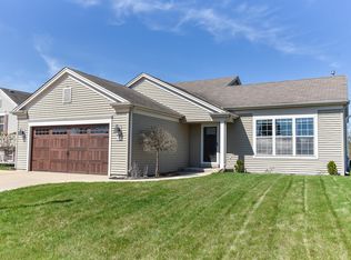 3562 Rivers Crossing Dr, Waukesha, WI 53189