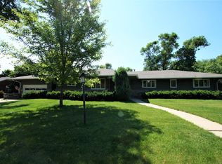 8 Lilac Ln, Aberdeen, SD 57401