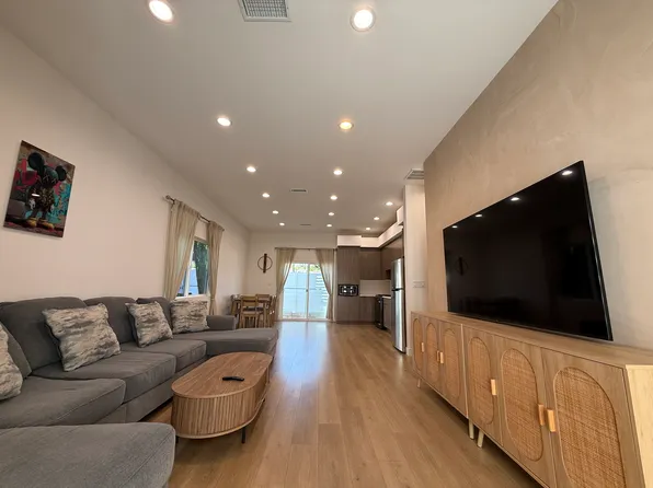 10642 Jimenez St, Sylmar, CA 91342
