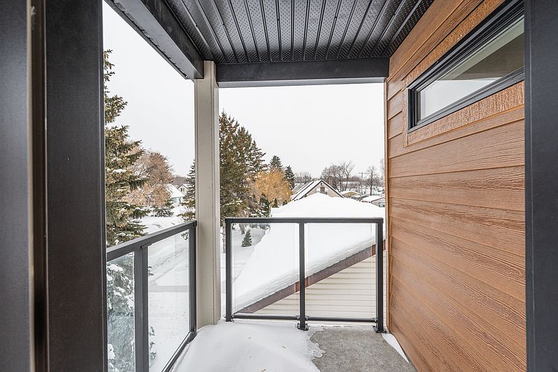 Winnipeg Apartment for rent - 3 Bedrooms — photo 11