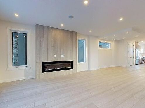 4th image of 11517 123rd St NW