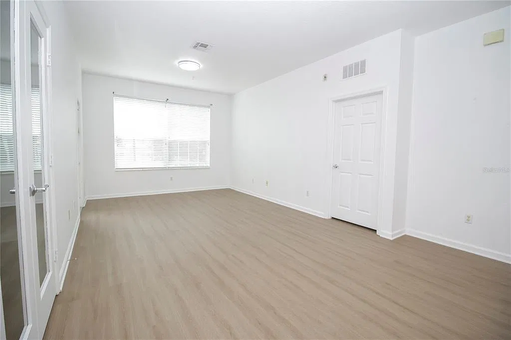 3 bed, 2.0 bath, 1447 sqft, $2,000 — Photo 4