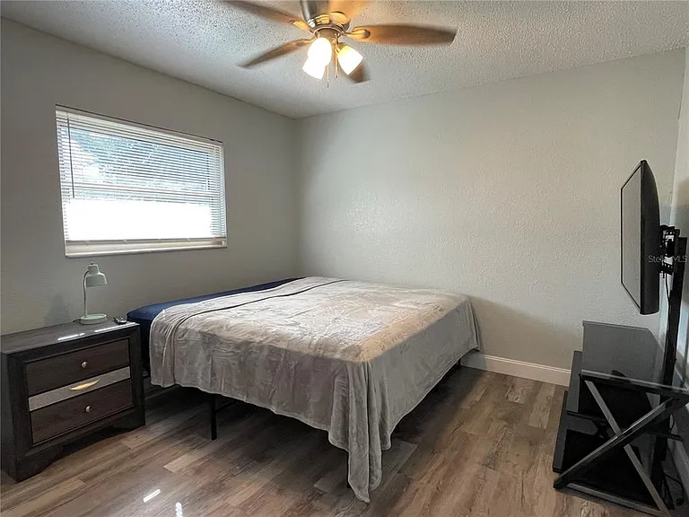 8910 Elm Leaf Ct — Photo 24