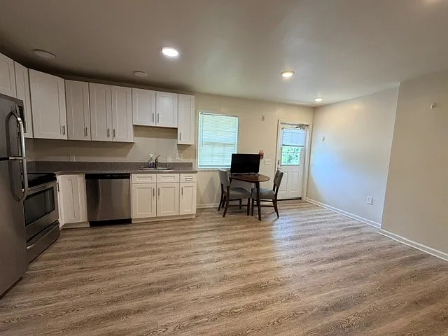 2 bed, 700 sqft, $1,775 — Photo 4